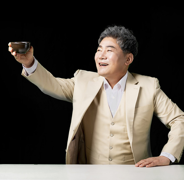 포천이동막걸리 모델로 발탁된 가수 진성