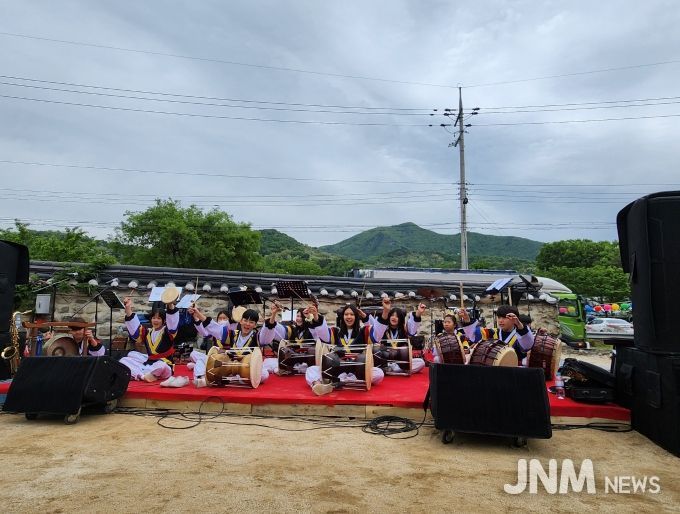 전통의 울림으로 나누는 따뜻한 하루