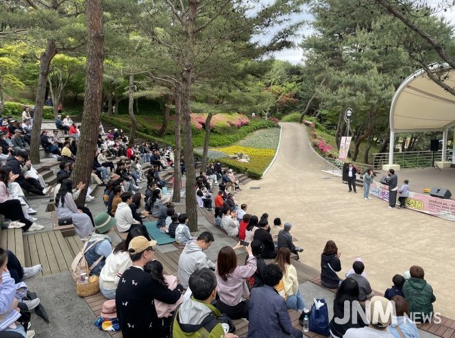 영춘제 공연 관람