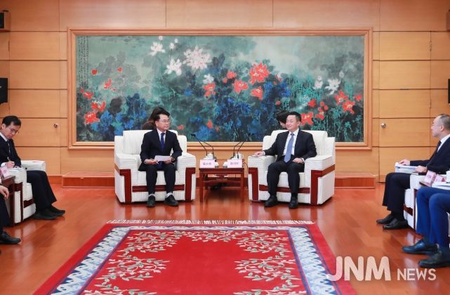 육동한 춘천시장, 천샤오왕 다롄시장 면담 “춘천시와 자매도시 격상 희망”