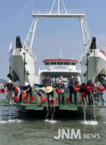 감성돔 종자 방류사진