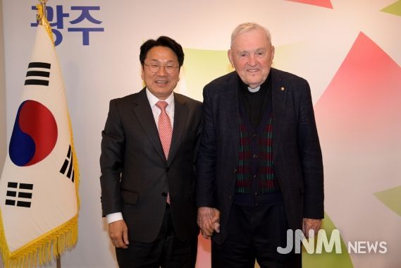 천노엘 신부 면담