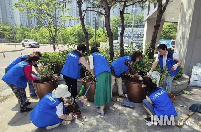 수원시 권선구 금곡동, 행정복지센터 부지 손바닥정원 조성