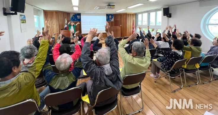 영덕군실버복지관, 병곡면 어르신 위한 ‘건강한 노래교실’ 운영