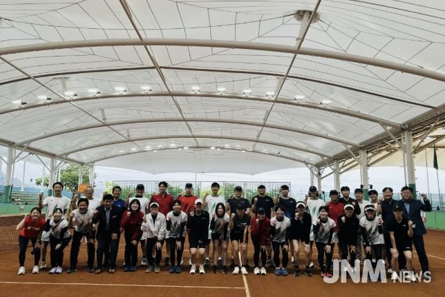 소프트테니스 일본 국가대표팀 전지훈련 격려