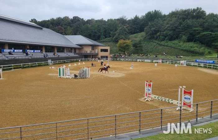 제4회 화성특례시장배 화성특례시 유소년 승마대회 경기장