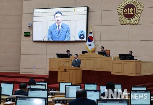임형석 전남도의원이 10월 23일, 제394회 임시회 제2차 본회의에서 ‘광양만권 산업 경쟁력 확보, 전라남도의 적극적인 역할이 필요하다’는 주제로 5분 자유발언을 하고 있다.