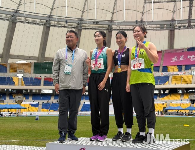 육상팀 조은주 선수 100m 허들 1위로 금빛 질주