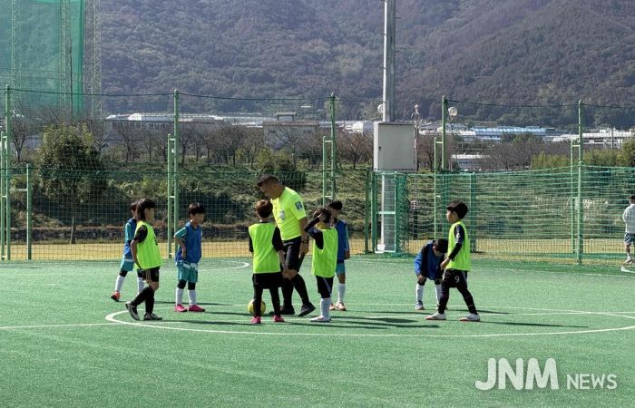 25일 밀양삼문풋살장에서 열린 제25회 어린이체능교실 및 제31회 클럽대항 청소년 풋살대회