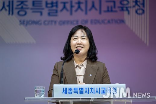 10월 27일 오전에 열린 부임식에서 구연희 교육감 권한대행이 인사말씀을 하고 있다.