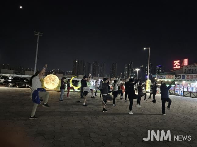 시흥시 월곶동 주민자치회, 월곶해안로 낙조를 보면서 함께 걸어요 성료