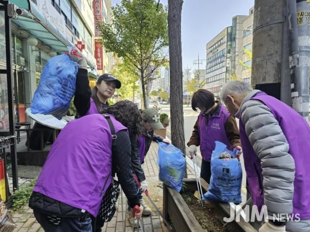 수원시 권선구 서둔동 주민자치회 , ‘ 다 함께 만들어요! 깨끗한 우리 동네’ 환경정화 활동 펼쳐