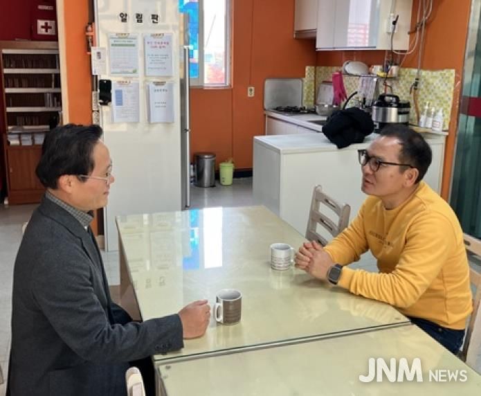 파주시 금촌2동, 지역아동센터·경로당에 94상자 전달… 아동 급식·노인 돌봄에 큰 보탬