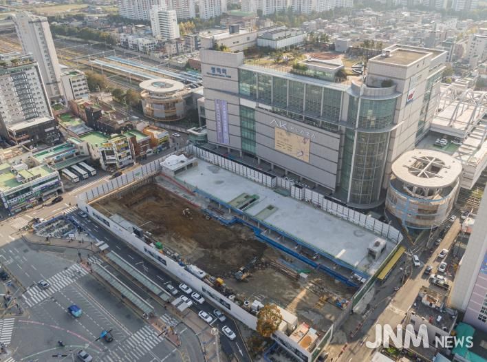 공사 진행 중인 평택역 앞 모습