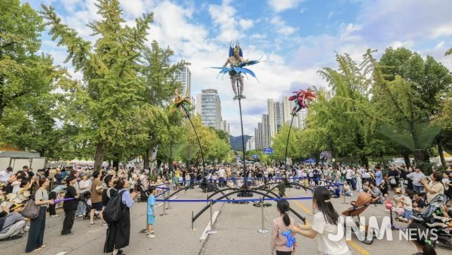 2025년 열린 과천공연예술축제 공연 모습