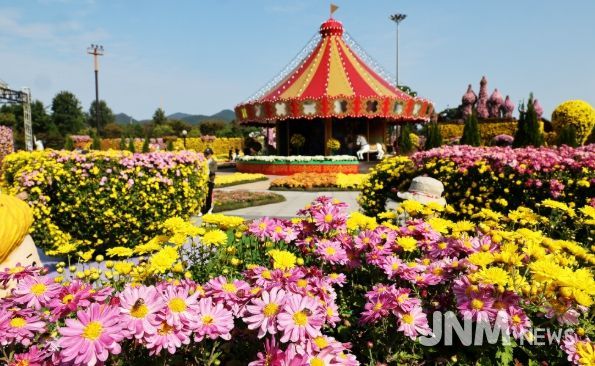 겨울빛축제 포스터, 2025 대한민국 국향대전 전경