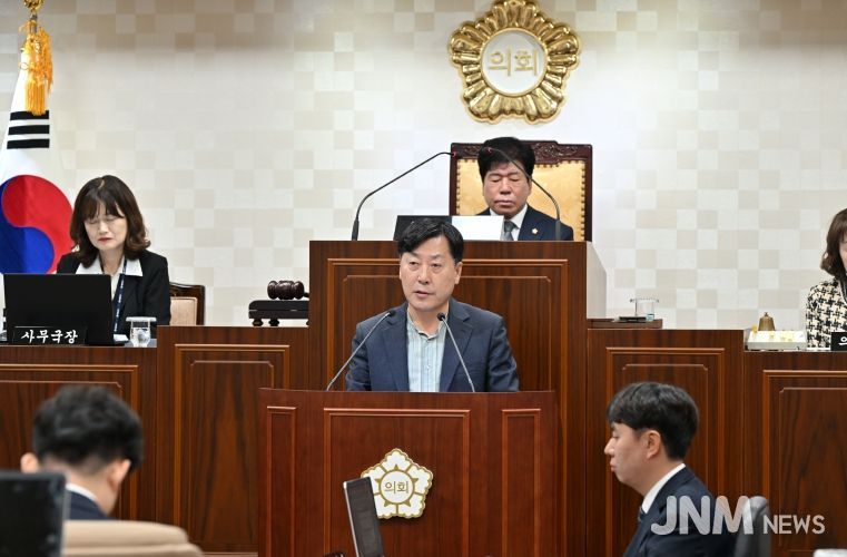 5분자유발언 중인 해운대구의회 서창우 의원