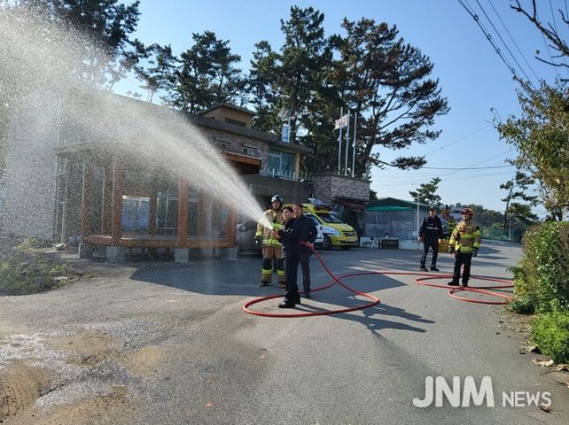 울산 중부소방서, 주민과 함께 비상소화장치 활용 산불 초기진화 훈련