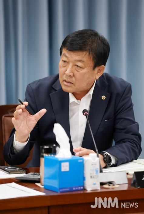 신승철 전라남도의원, “전남 바다 연 4.5만 톤 쓰레기 폭탄, ‘운반용 깡통’ 정화선 언제까지 눈 감을 텐가?”.