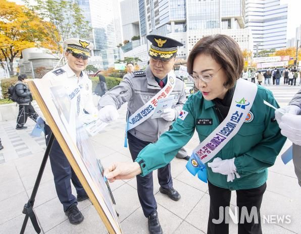 박희영 용산구청장, 교통법규 위반 근절 캠페인 동참