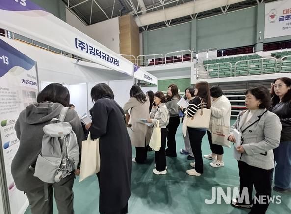 현장실습훈련지원사업 참여업체(김덕규 과자점-채용박람회) 사진