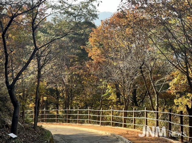 상주시, 가을빛에 물든 성주봉자연휴양림