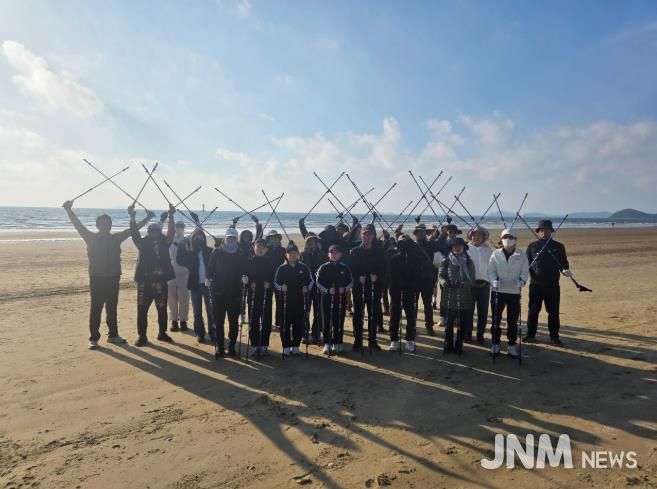 충청남도태안교육지원청태안도서관, 지역 생태와 함께하는 ‘노르딕 워킹 체험’ 성료