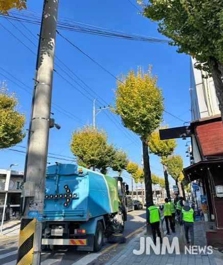 임실군, 가을철 낙엽 집중 수거로 불편 최소화