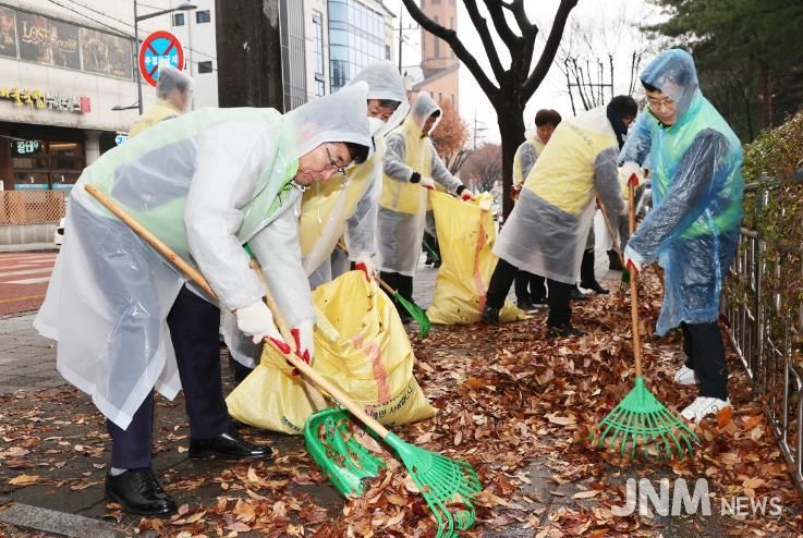 충북교육청, 겨울철 대비 환경정화 활동 실시