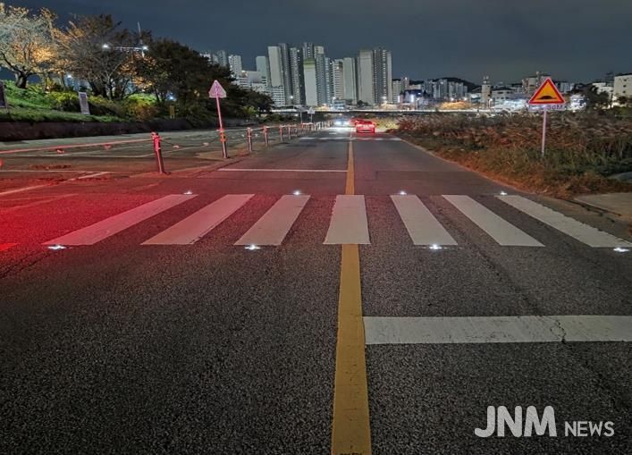 더 안전해진 무심천! 청주시, 도심구간에 도로표지병 설치 완료