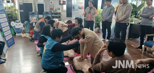 ‘복사골 경로당 어르신들과 소방 안전 훈련’