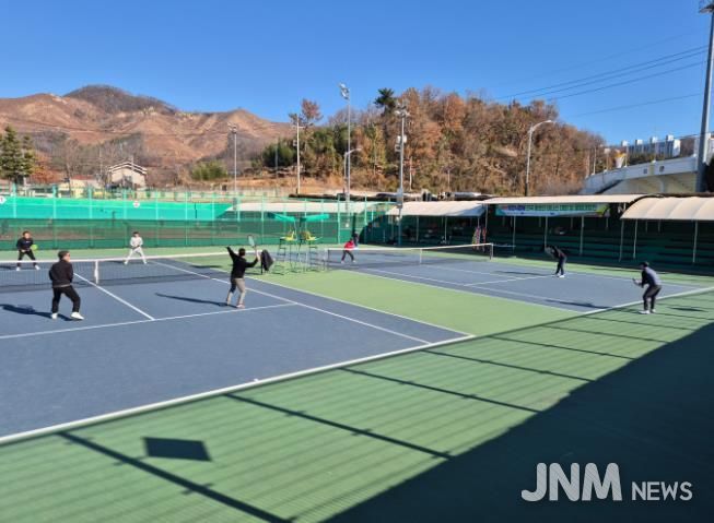 12월 6일 밀양시립테니스장에서 열린 제5회 밀양시장배 전국동호인 테니스대회