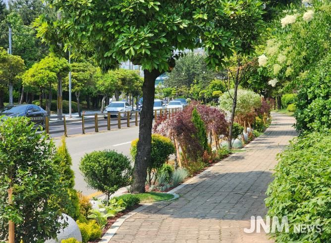 통영시, ‘도시숲·녹지공간 조성’ 올해 최우수기관 선정 1(원문명품가로숲길)