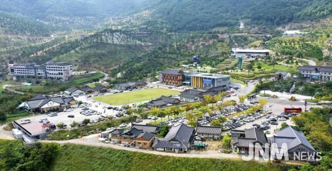 산청군, 동의보감촌 무장애 관광환경 강화한다