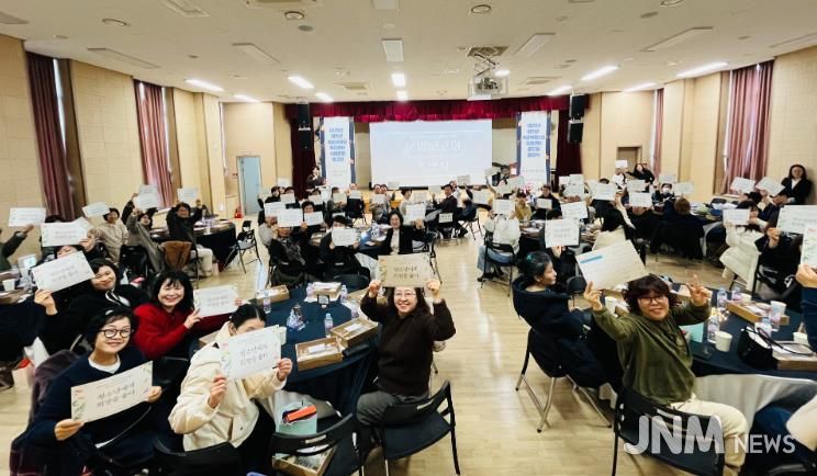 함안군 청소년상담복지센터·학교밖청소년지원센터, 사업 운영 보고회 및 학교 밖 청소년 졸업식 개최