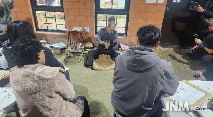 전북특별자치도 무형유산 진안고원형옹기장 공개시연회 개최