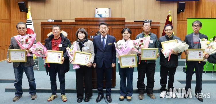 부안군의회, 연말 의정발전 유공자 표창 수여