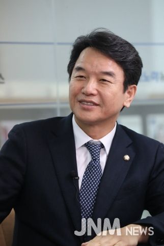 더불어민주당 문진석 의원(원내수석, 충남 천안시갑)