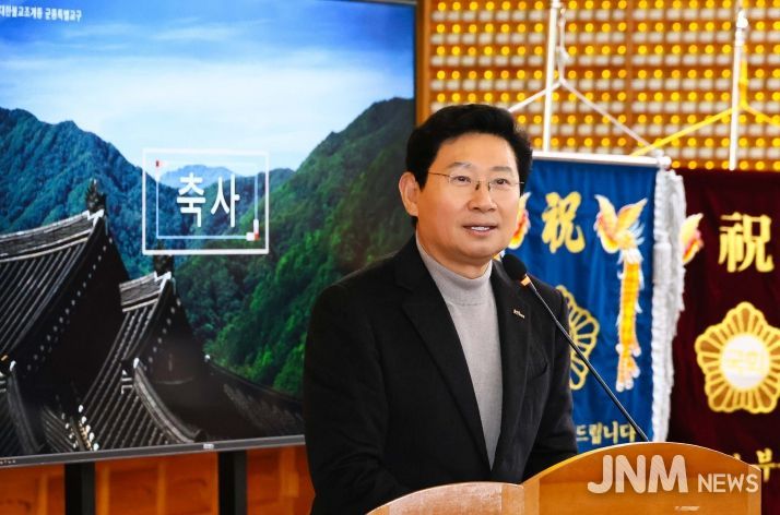 14일 호국선봉사에서 이상일 시장이 축사를 하고 있다