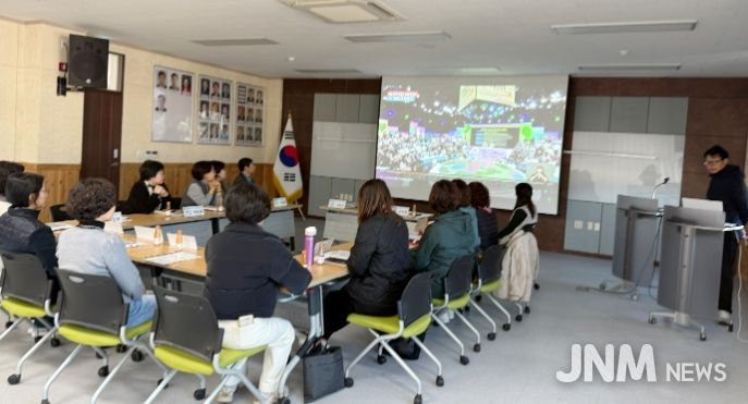제주시 서부보건지소 직원들이 강진군 보건소를 방문, 주민 중심의 의료행정에 대해 의견을 교환했다.