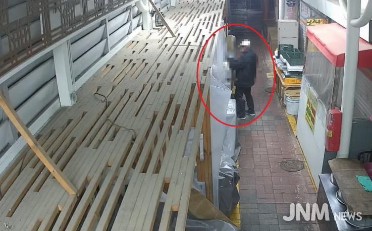 불 꺼진 가게에서 음식 슬쩍하려다, 중구 CCTV통합관제센터에 덜미