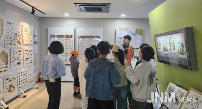 거창천적생태과학관, 겨울방학 맞이'점묘화 전시·3D현미경 체험'운영