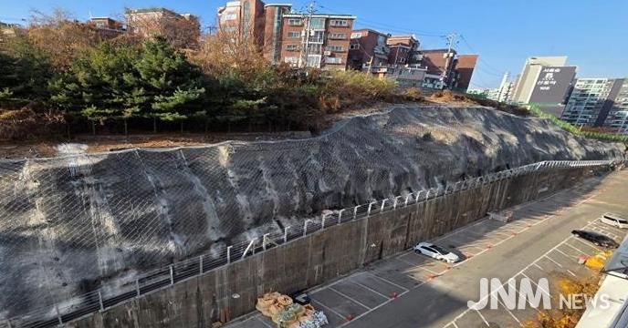 노후 급경사면 정비 후