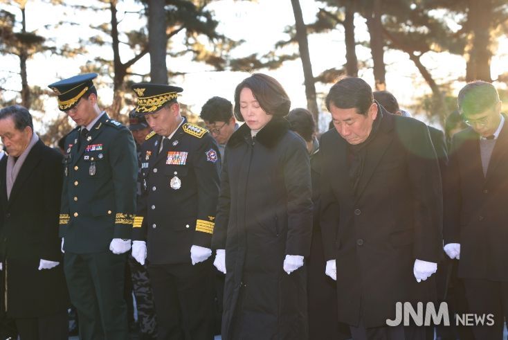 양산시, 2026년 병오년 신년 현충탑 참배