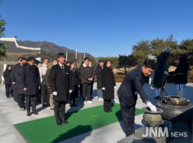 전주정보문화산업진흥원, 병오년 새해 첫 공식 업무로 국립임실호국원 참배