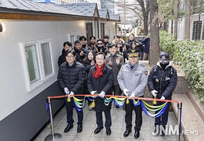 여의도 경찰초소 개장식에 참석한 최호권 영등포구청장