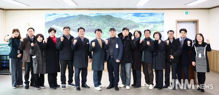 청양군의회, 농어촌기본소득 선진지 연천군 견학