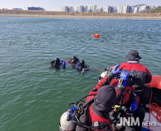 실전과 동일한 결빙 환경에서 현장감 있는 구조훈련