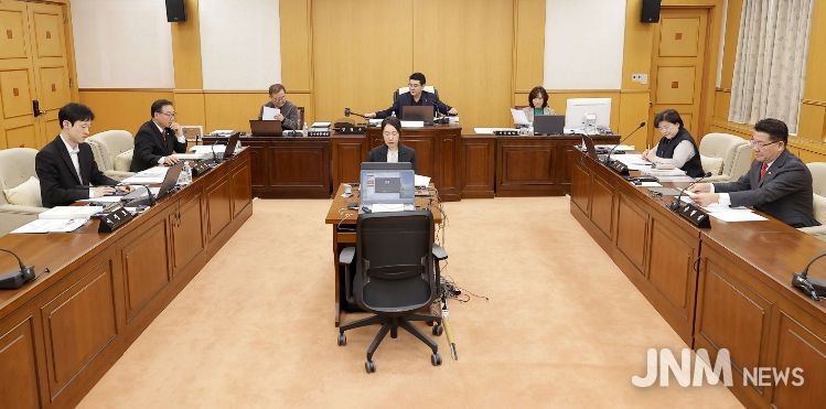 제292회 임시회 제2차 본회의 상임위 회의_행정자치위원회