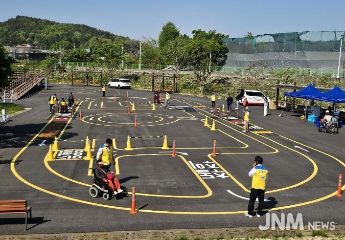 지난해 3월 복용동에 조성된 ‘전동보조기기 운전연습장’
